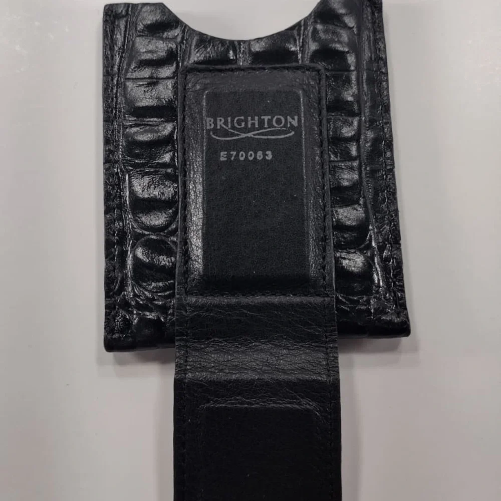 Brighton Black Textured Card Holder pre owned Exellent condition